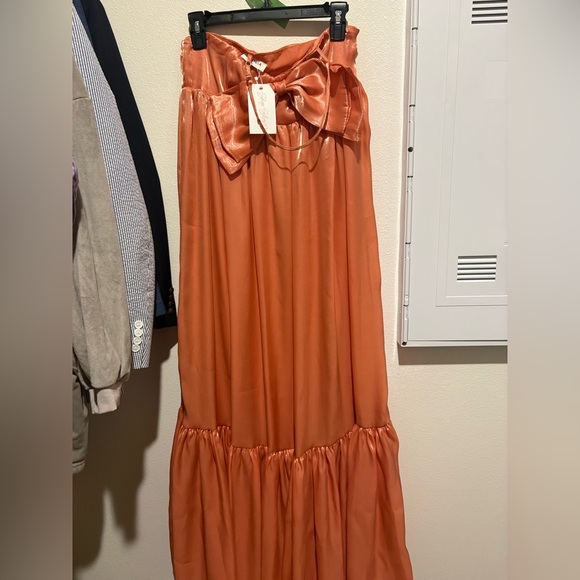 Storia Coral-Orange Satin Bow Skirt - Picture 2 of 2
